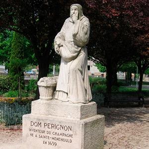 statue de dom perignon sainte menehouldcot sainte menehould - Tourisme dans la Marne en Champagne