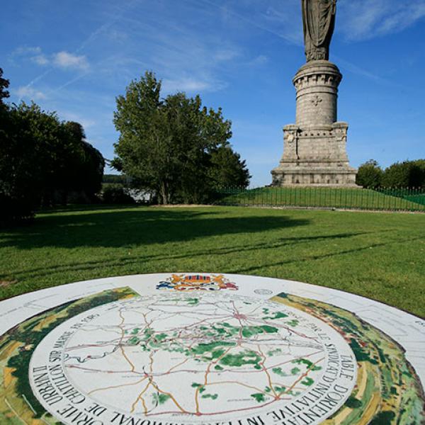 statue du pape urbain ii chatillon sur marnecas flament coll adt marne1 - Tourisme dans la Marne en Champagne