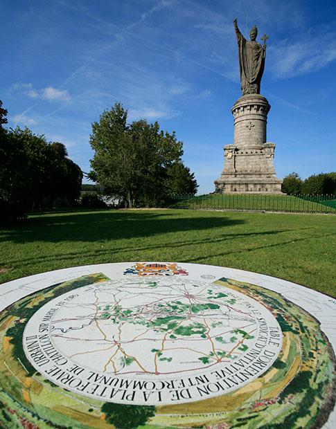 Estatua del Papa Urbano II