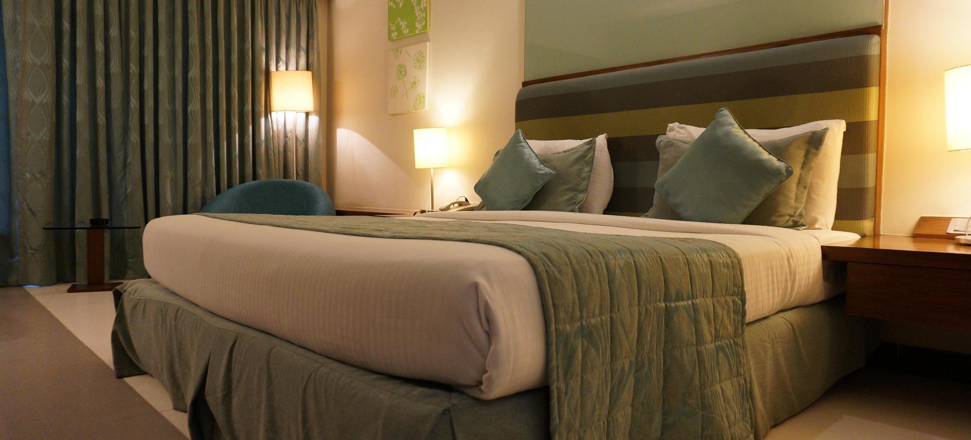 hotel- niet-contractuele foto © bottlein de Pixabay